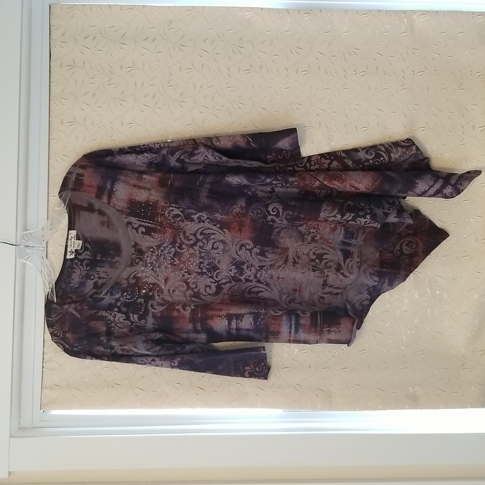 Unity World Wear Top with Asymmetrical Hem